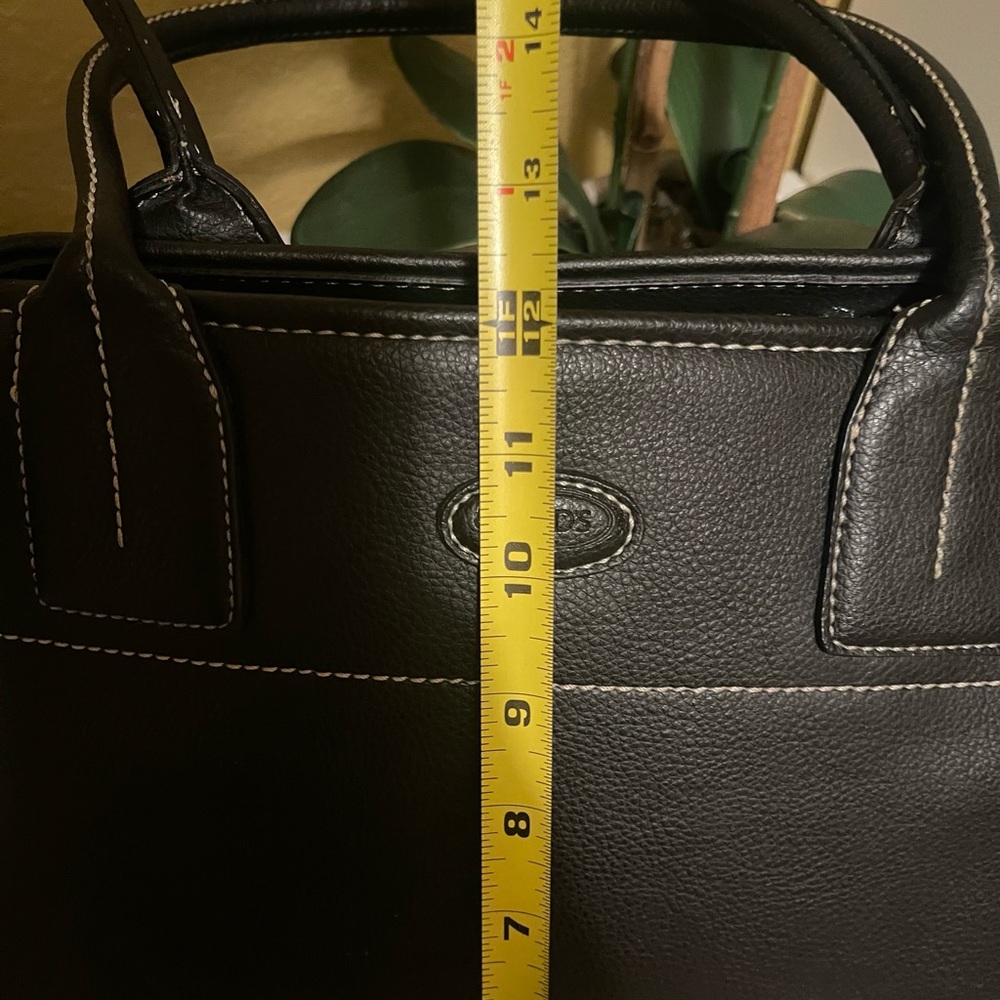 Elegant Black Tod's Leather Handbag - Picture 10 of 12